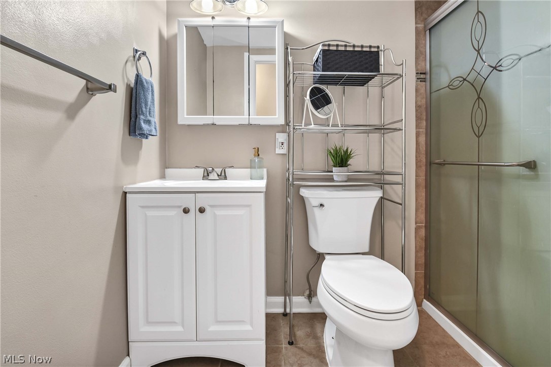 Country Club Condo - Residential