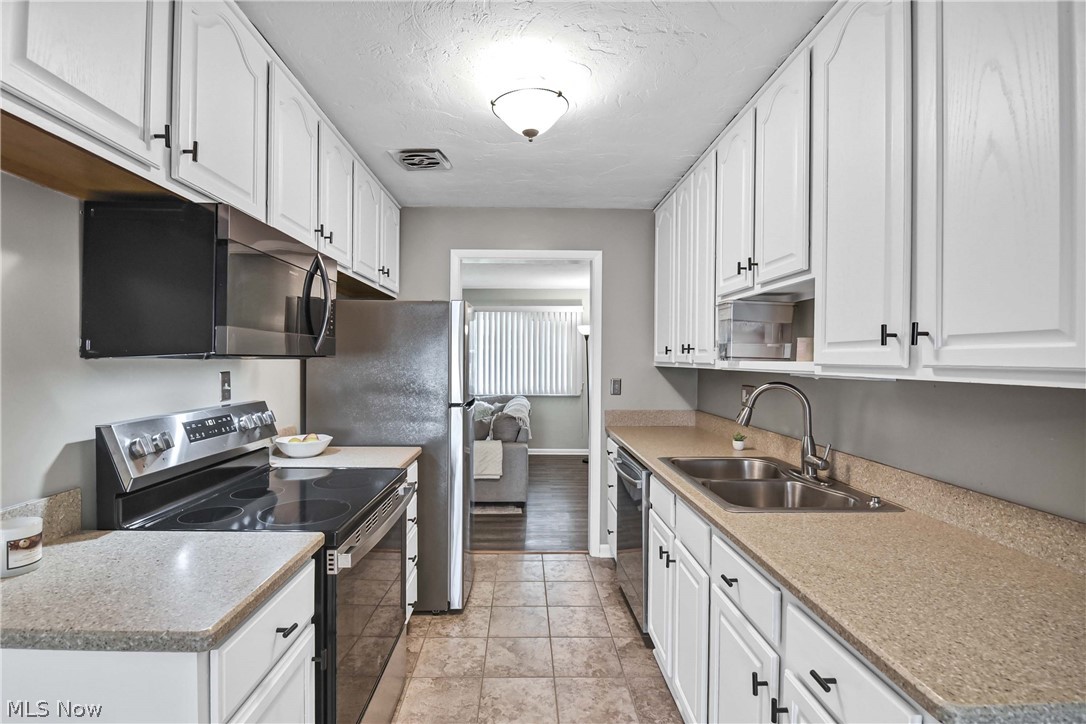 Country Club Condo - Residential
