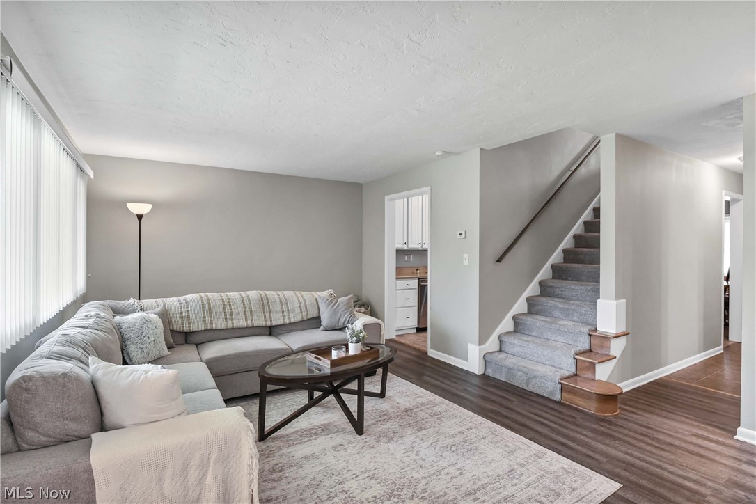 Country Club Condo - Residential