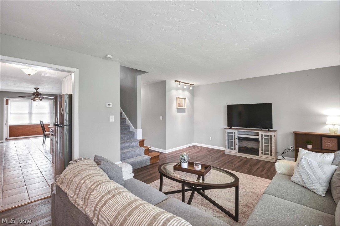 Country Club Condo - Residential