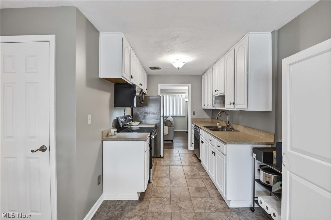 Country Club Condo - Residential