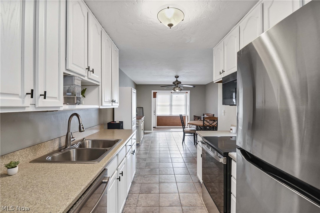 Country Club Condo - Residential