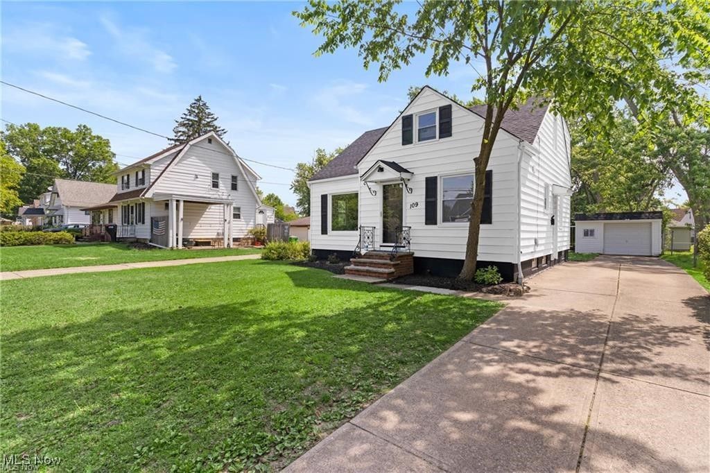 Photo of 109 Avalon Drive, Bedford Heights, OH 44146 (MLS # 5178170)