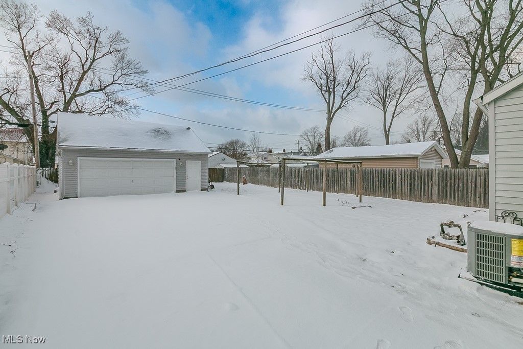 Photo of 336 Waverly Road, Eastlake, OH 44095 (MLS # 5183457)