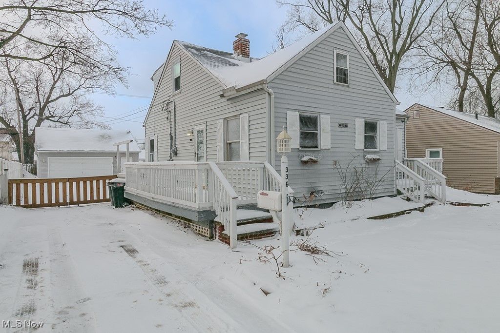 Photo of 336 Waverly Road, Eastlake, OH 44095 (MLS # 5183457)