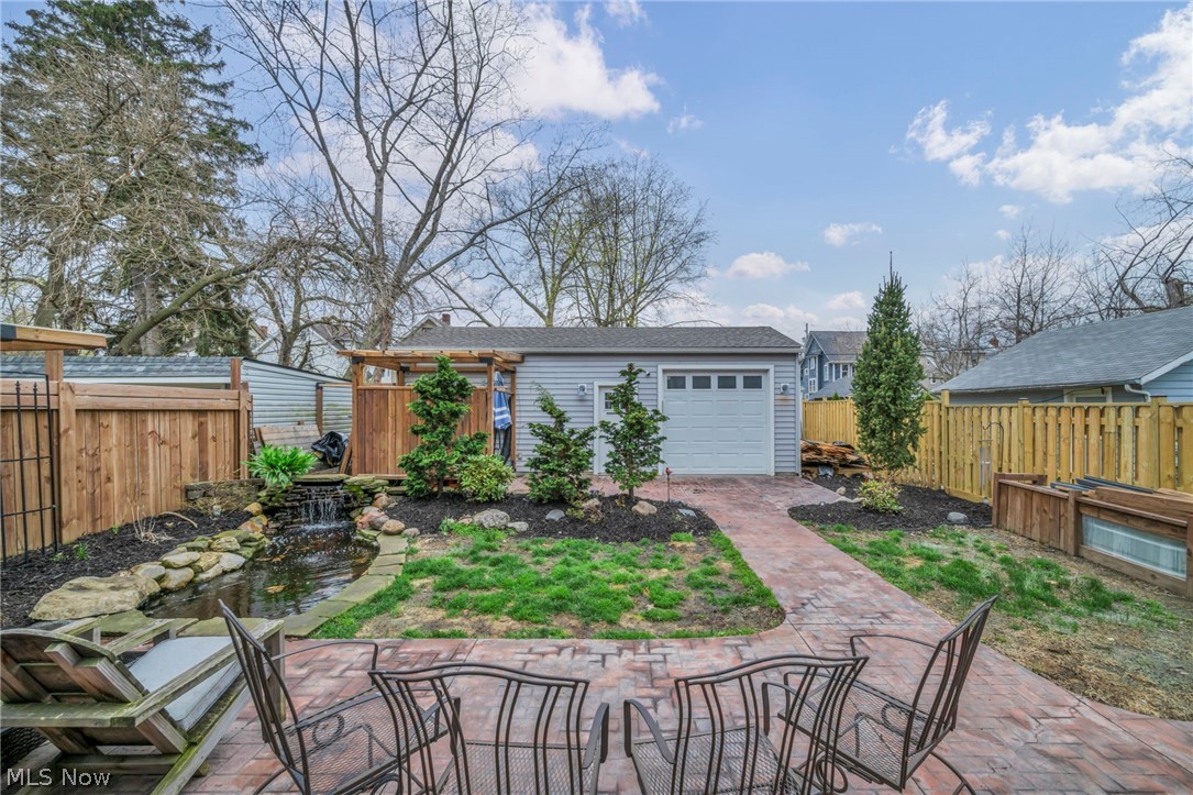 M Louis Atwells - Residential