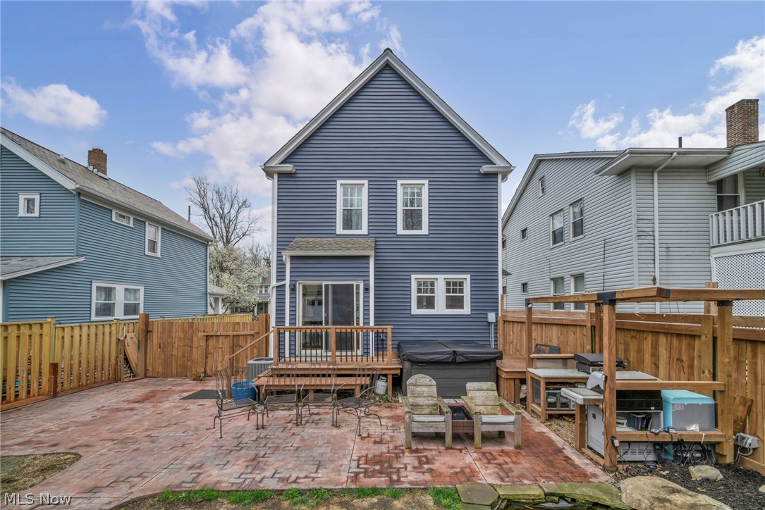 M Louis Atwells - Residential