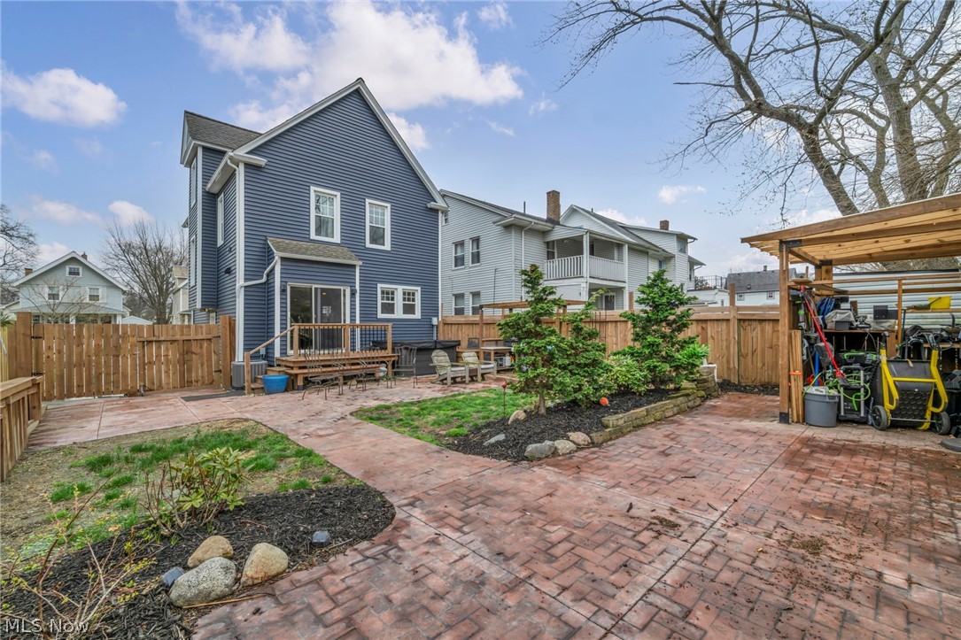 M Louis Atwells - Residential