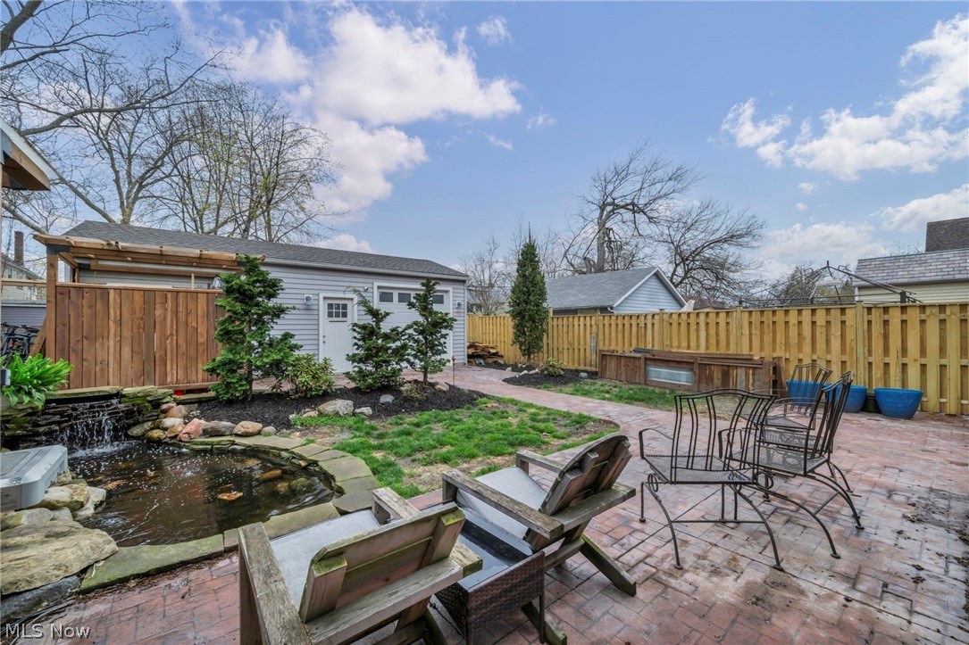 M Louis Atwells - Residential