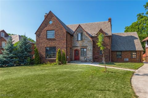 16936 Lake Avenue Lakewood OH 44107