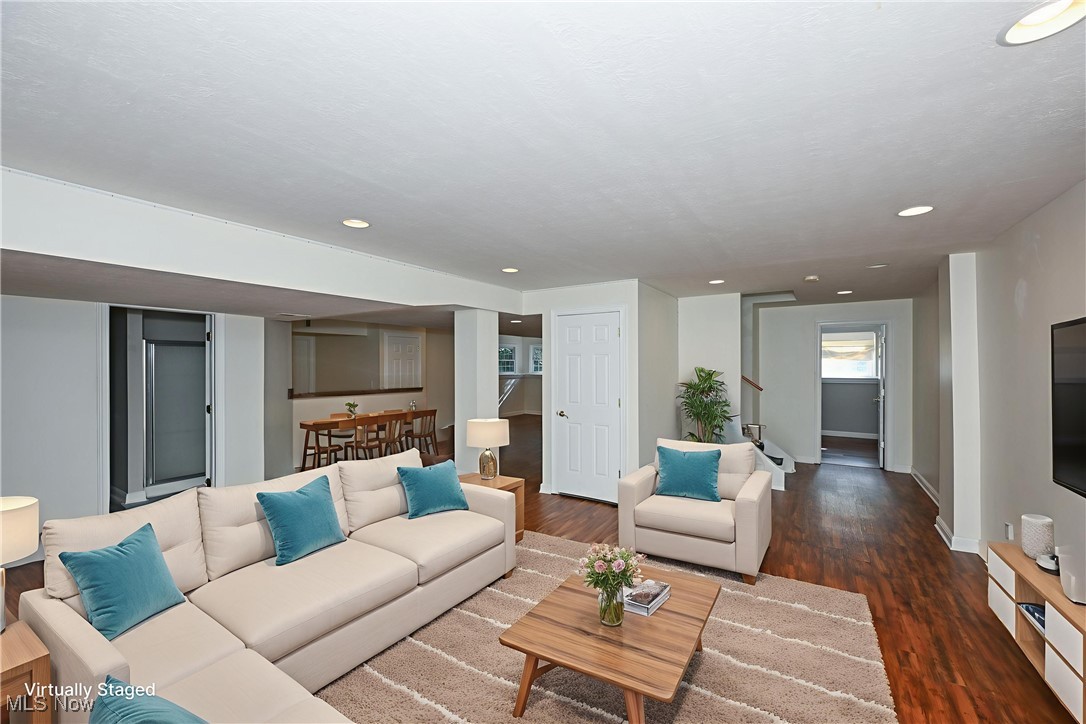 Wood Thrush Pond - Residential