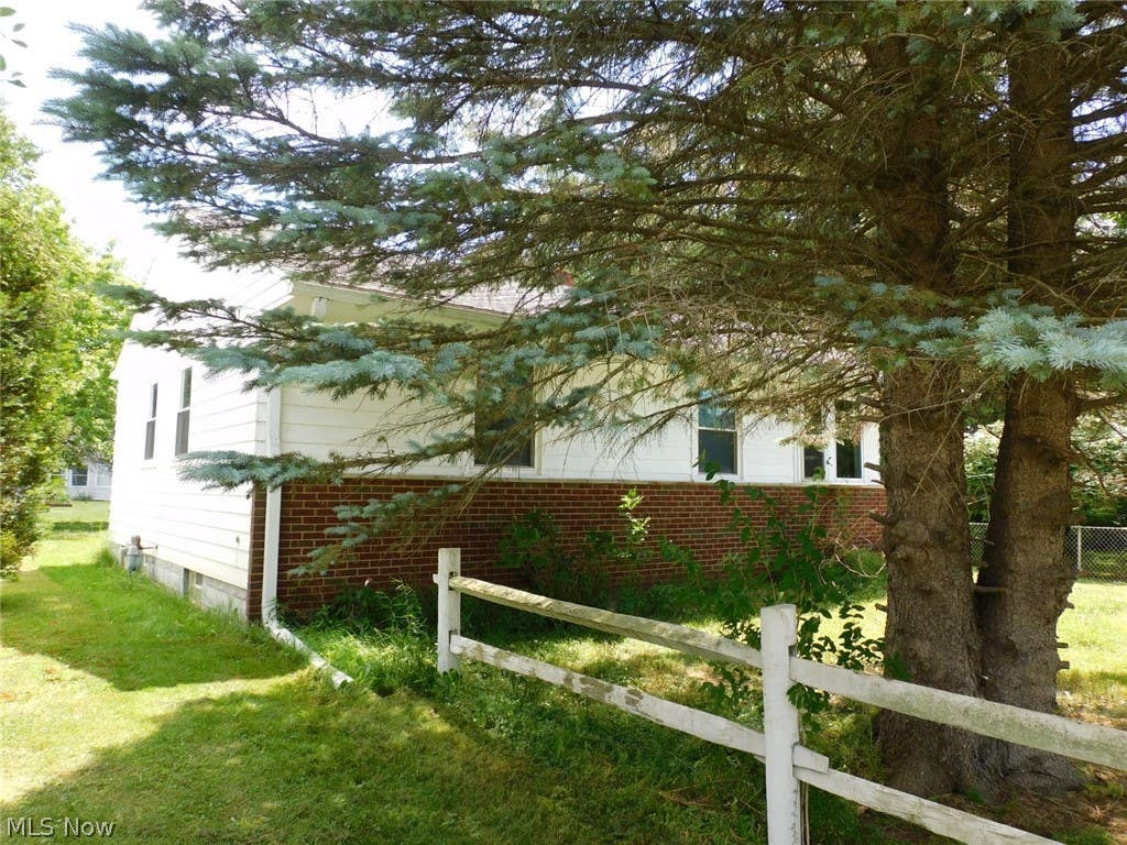 Photo of 2908 Columbus Avenue, Ashtabula, OH 44004 (MLS # 5219602)