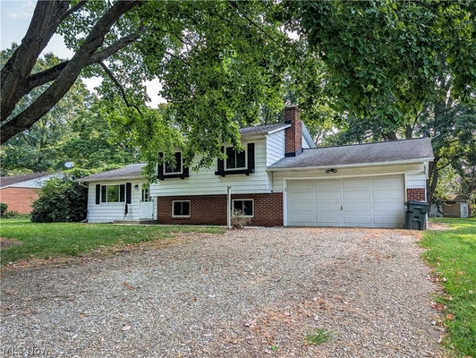 8636 CAMELOT AVE NW, CANAL FULTON, OH 44614 - Image fe2da4c54f85e4455a92d4bf95bb4e5e/2943005734