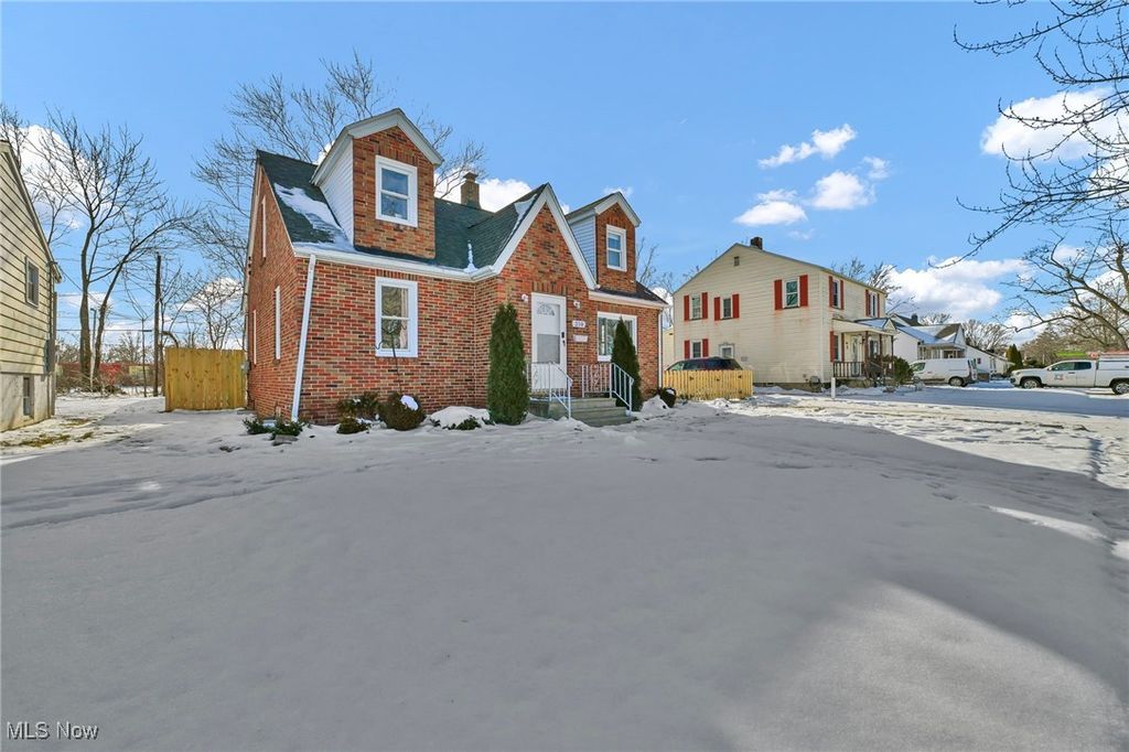 Photo of 210 Louisiana Avenue, Elyria, OH 44035 (MLS # 5182968)