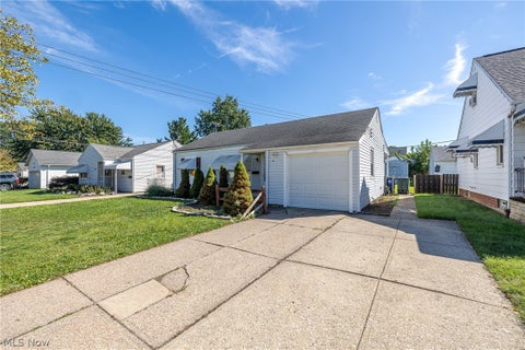 Tiny photo for 6117 Ira Avenue, Brooklyn, OH 44144 (MLS # 5246539)