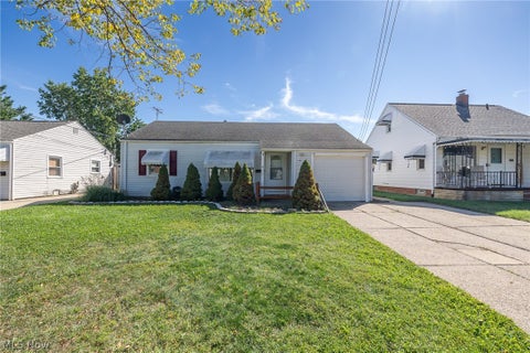 Photo of 6117 Ira Avenue, Brooklyn, OH 44144 (MLS # 5246539)