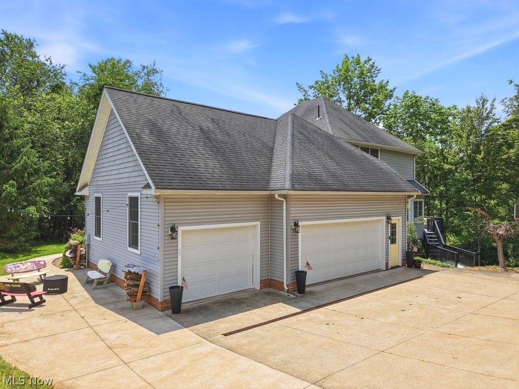 Photo of 1 Cayuse Trail, Malvern, OH 44644 (MLS # 5218191)