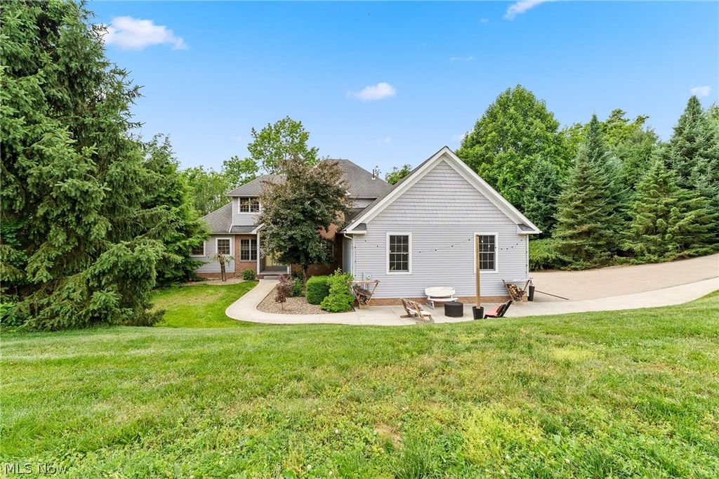 Photo of 1 Cayuse Trail, Malvern, OH 44644 (MLS # 5218191)