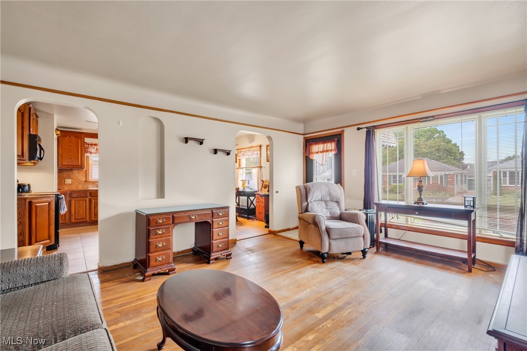 5806 Sunderland Drive, Parma, Ohio image 10