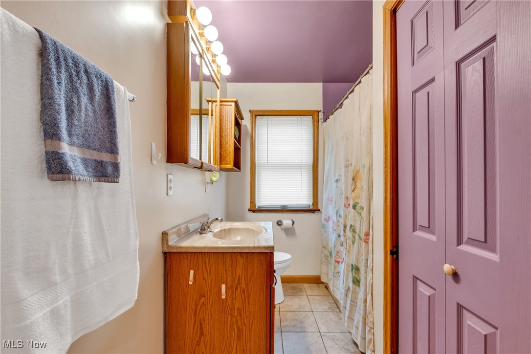 5806 Sunderland Drive, Parma, Ohio image 18