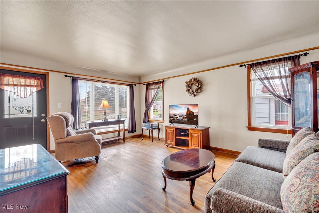 5806 Sunderland Drive, Parma, Ohio image 11