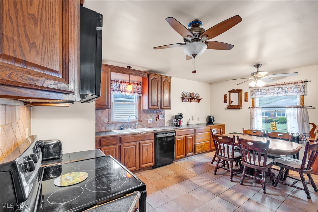 5806 Sunderland Drive, Parma, Ohio image 6