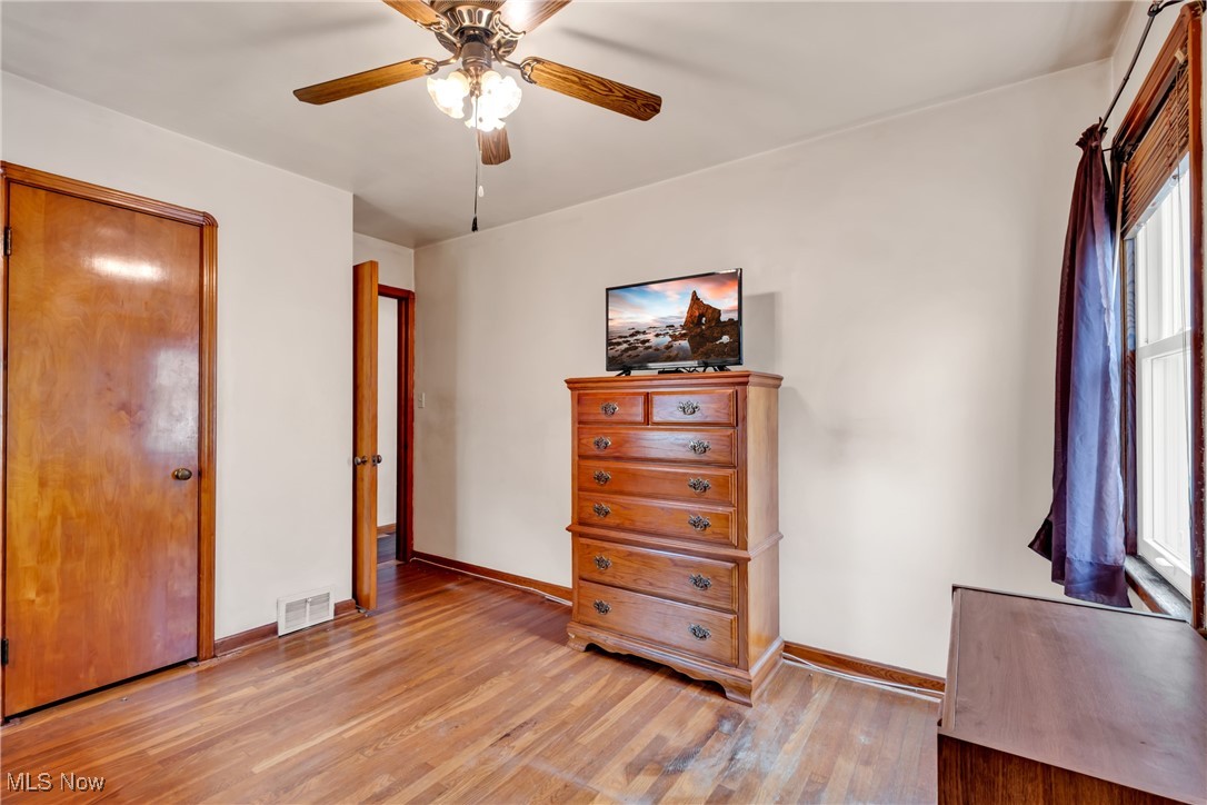 5806 Sunderland Drive, Parma, Ohio image 15