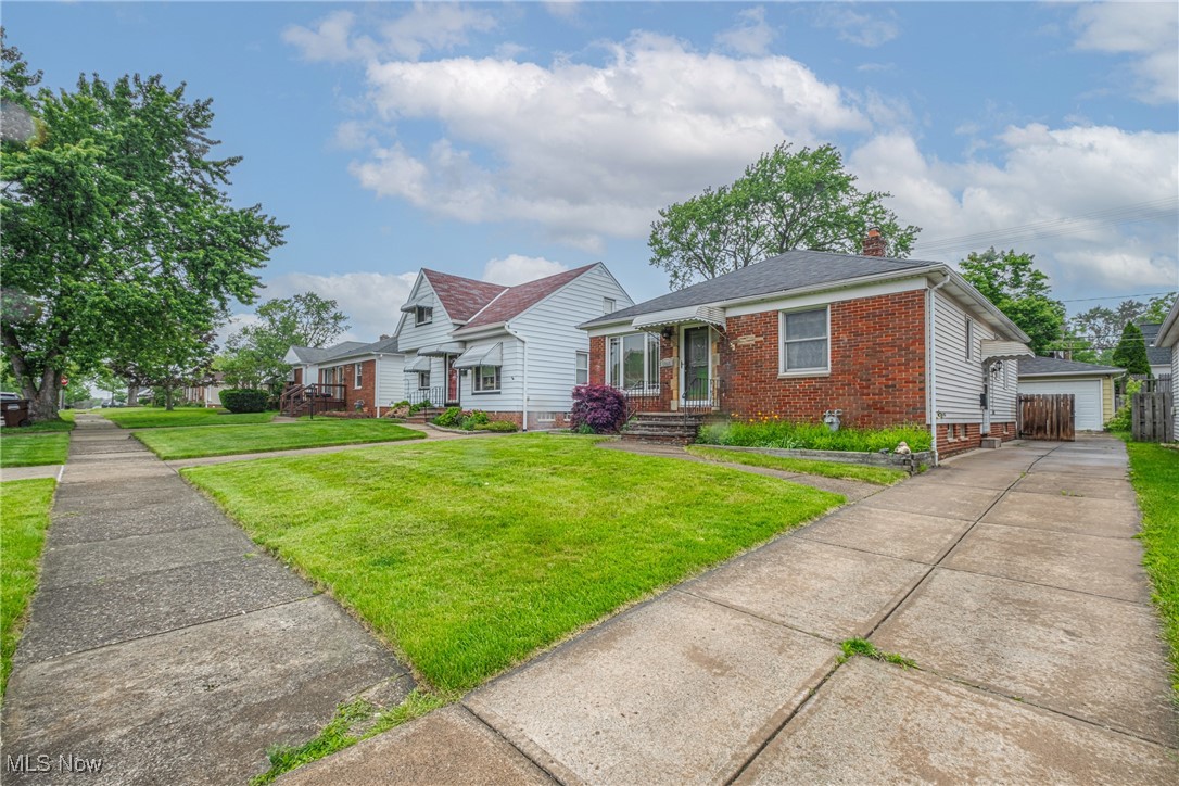 5806 Sunderland Drive, Parma, Ohio image 3