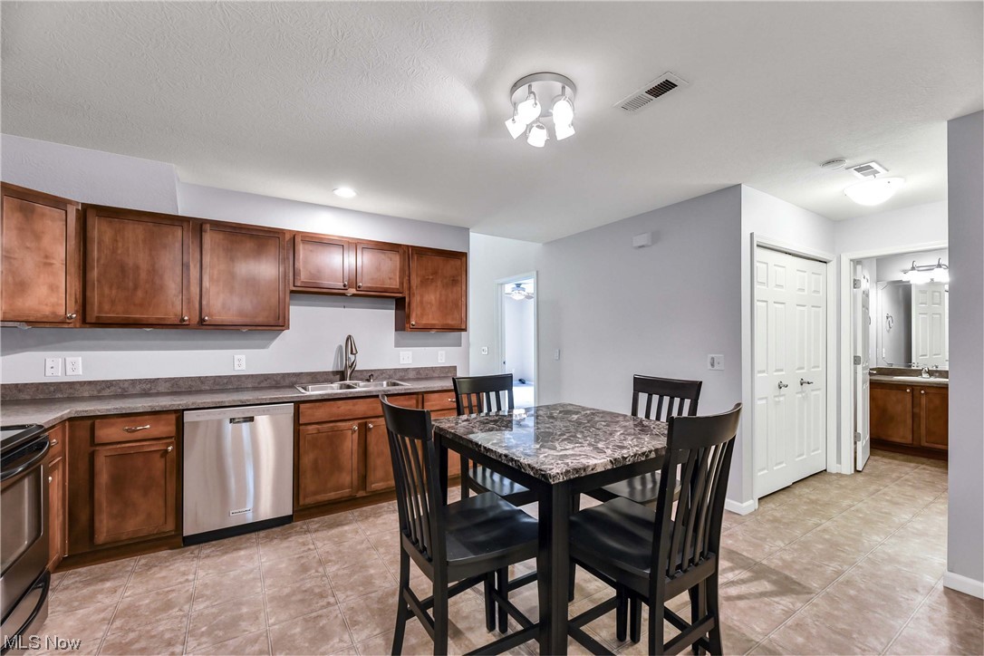 Waterside Chase Condos Ph 1 - Residential