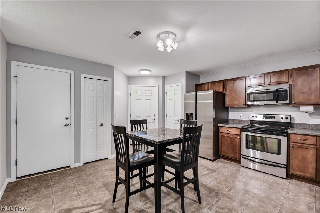 Waterside Chase Condos Ph 1 - Residential