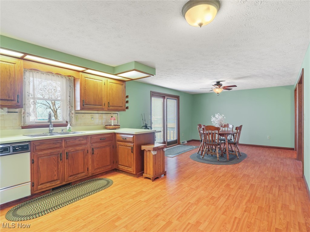 1092 Lake Road, Conneaut, Ohio image 6