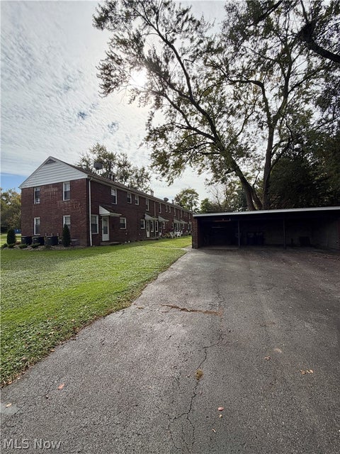 Tiny photo for 736 West Street, Niles, OH 44446 (MLS # 5255249)