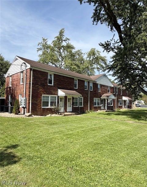 Photo of 736 West Street, Niles, OH 44446 (MLS # 5255249)
