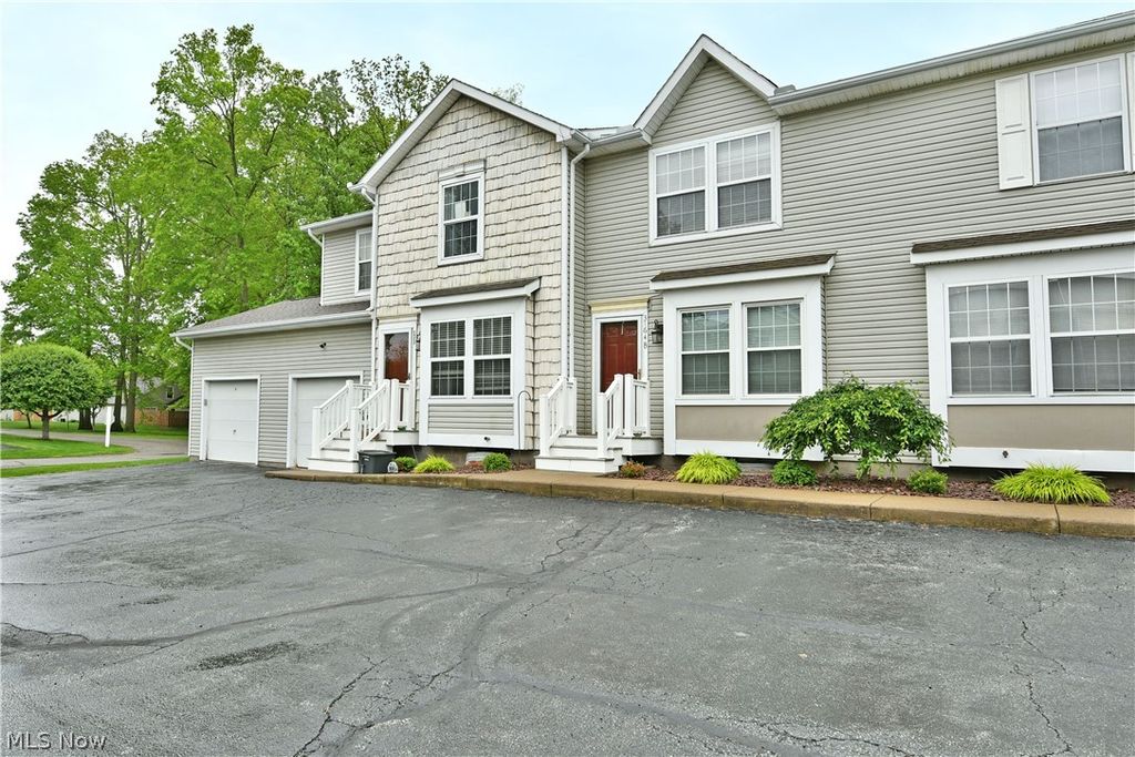 Photo of 3164 Deer Trail #B, Cortland, OH 44410 (MLS # 5212083)