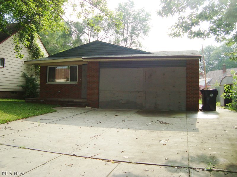 Bank Owned - Please review broker's remarks. Ranch. 3 bedrooms. Large partly finished rec room in the basement. Needs work. Bring your offer!
