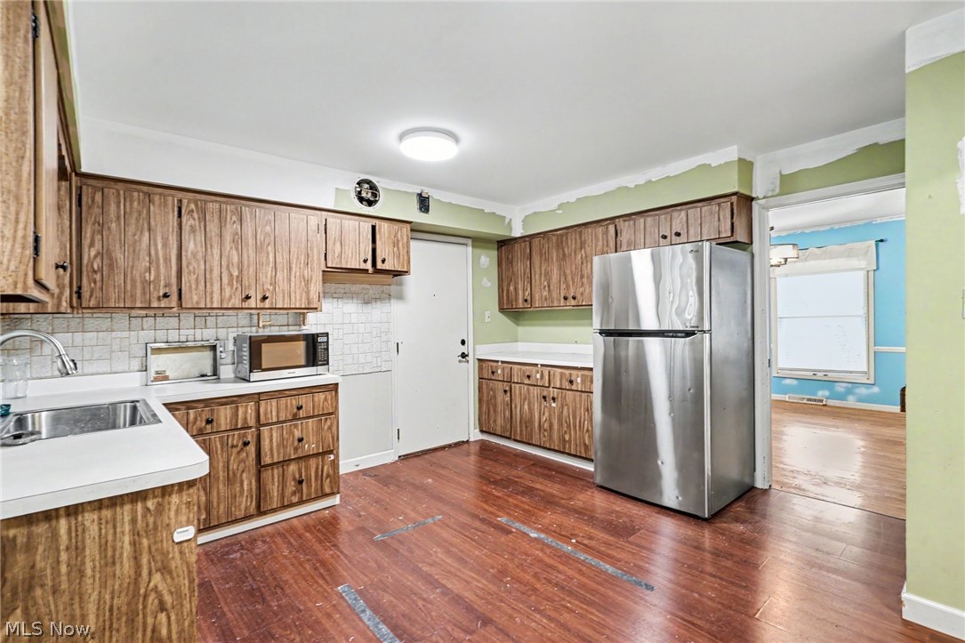 Brookdale Improv Cos Sand - Residential