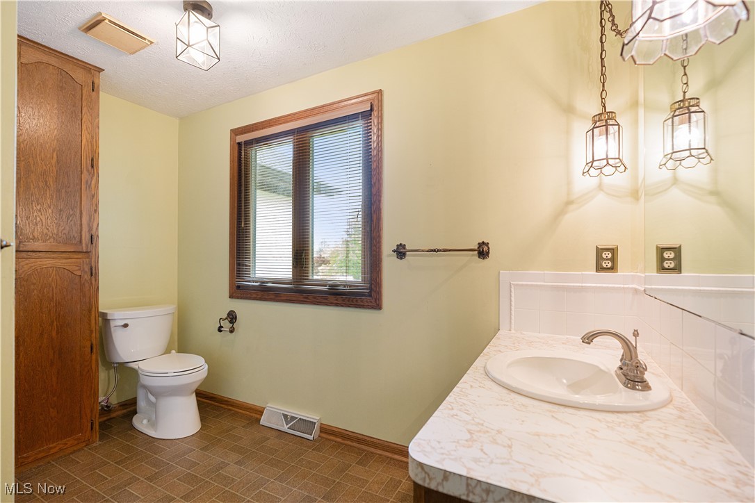 9066 Shelby Street, Massillon, Ohio image 19