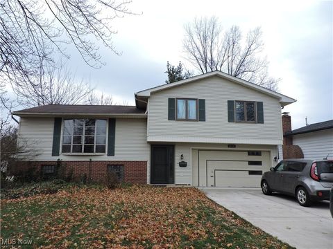 24835 Doe Drive, North Olmsted, OH 44070 - #: 5088627