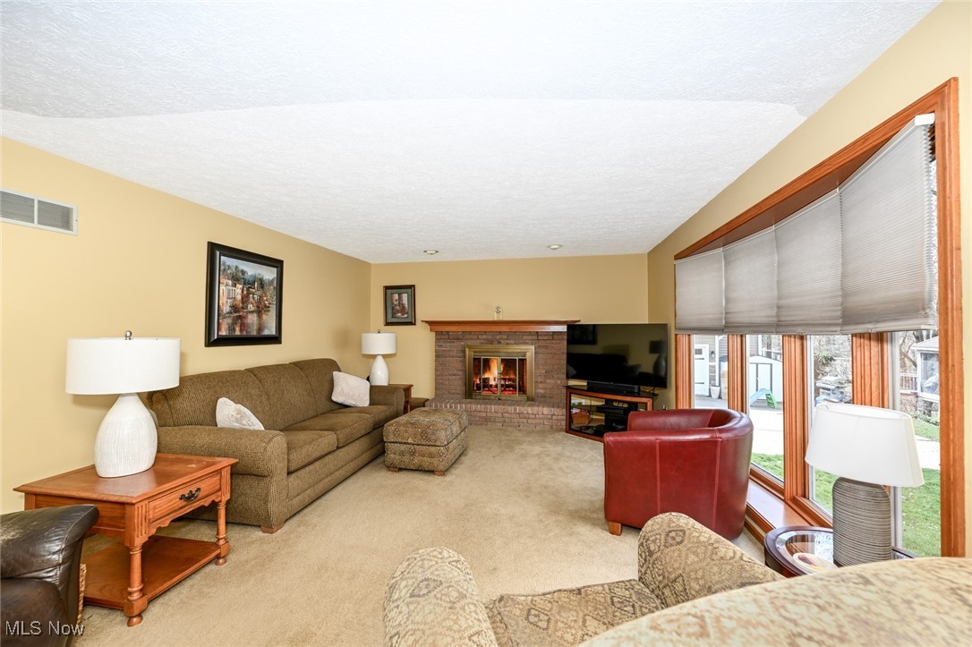 4060 Plum Wood Way, Uniontown, Ohio image 8