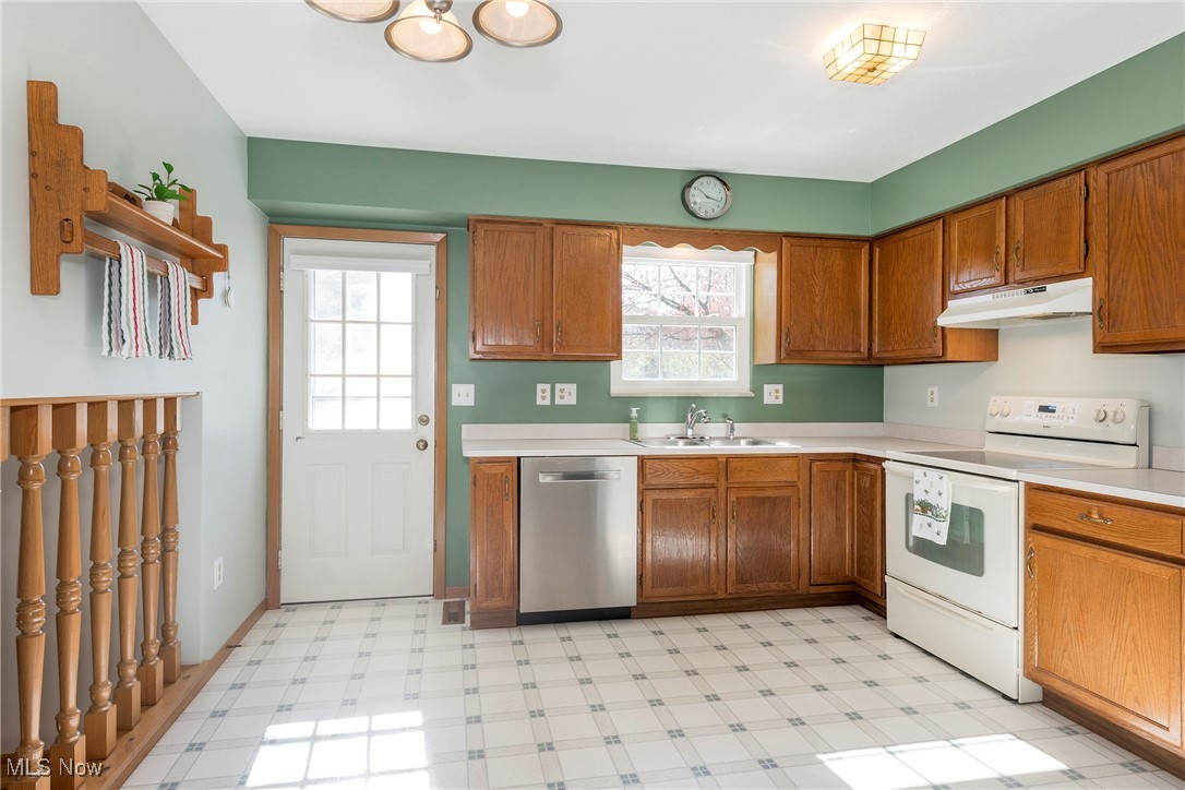 10045 S Bexley Circle, Strongsville, Ohio image 17