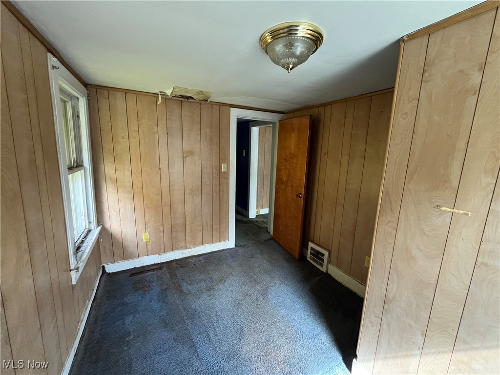 Ains - Residential