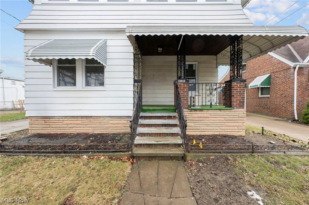 Photo of 19810 Muskoka Avenue, Cleveland, OH 44119 (MLS # 5188736)