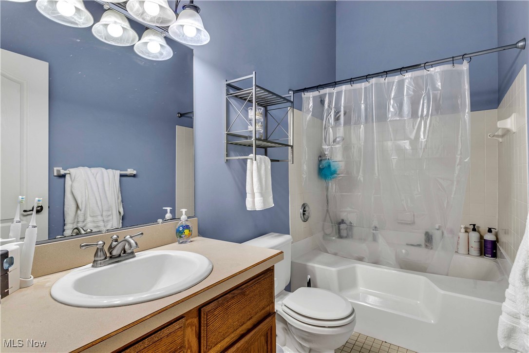 125 Pineview Drive, Warren, Ohio image 11