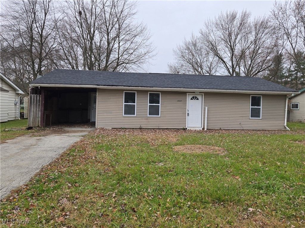 Photo of 2500 Redgate Lane, Youngstown, OH 44511 (MLS # 5175077)