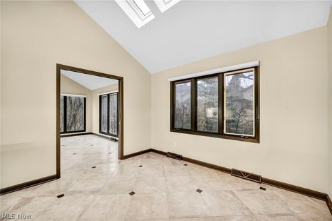 Tiny photo for 2 Salem Court, Beachwood, OH 44122 (MLS # 5191328)