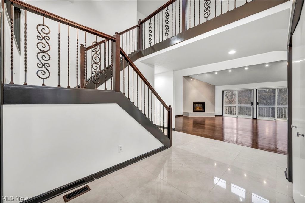 Photo of 2 Salem Court, Beachwood, OH 44122 (MLS # 5191328)