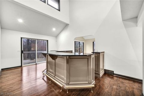 Tiny photo for 2 Salem Court, Beachwood, OH 44122 (MLS # 5191328)