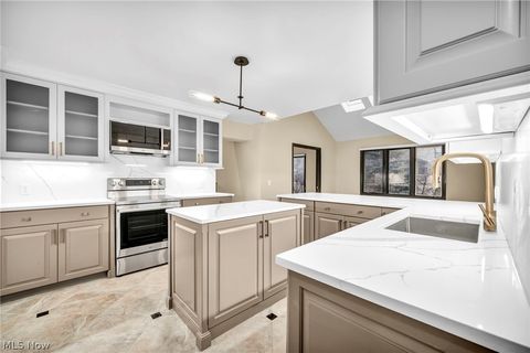 Tiny photo for 2 Salem Court, Beachwood, OH 44122 (MLS # 5191328)