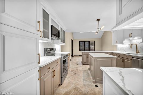 Tiny photo for 2 Salem Court, Beachwood, OH 44122 (MLS # 5191328)