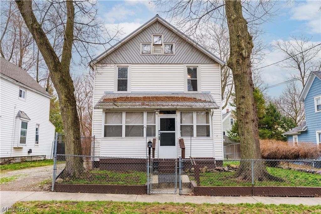 Photo of 105 Westwood Avenue, Akron, OH 44302 (MLS # 5191939)